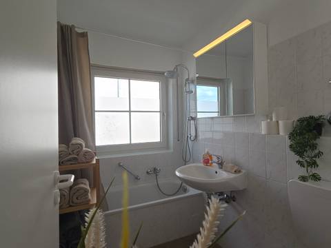 Monteurwohnung Münster – 5 Betten, PKW-Parkplatz, Balkon