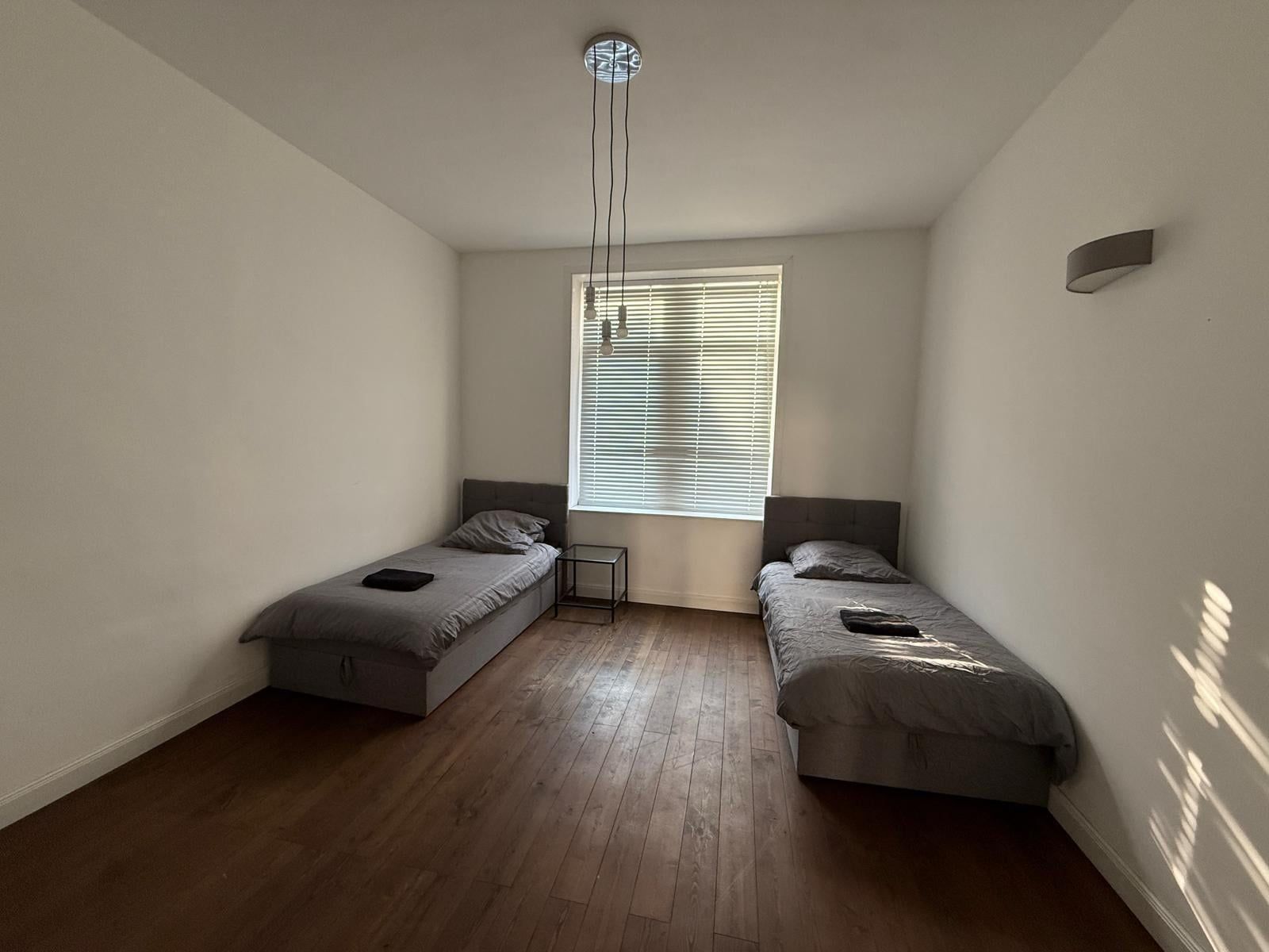 Monteurwohnung Frankfurt Messe, 5 Einzelbetten, Badewanne