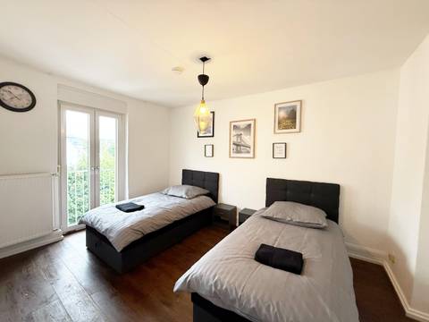 Monteurwohnung Frankfurt-Bornheim, 6 Betten, Altbau 4. OG