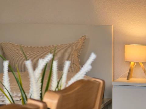 Monteurwohnung Dreieich – 2 Betten, PKW-Parkplatz, Balkon